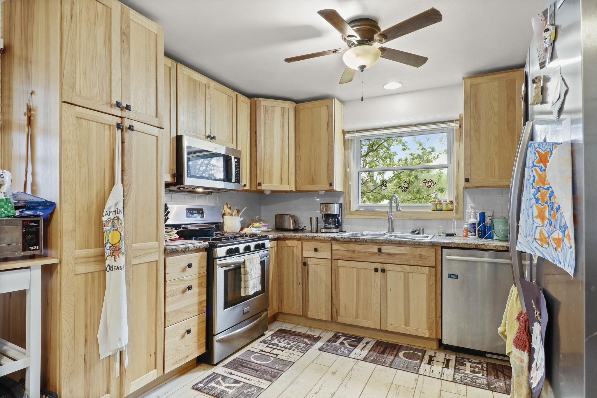 1201 Douglas Trail Madison, WI 53716 - Photo 15 of 35