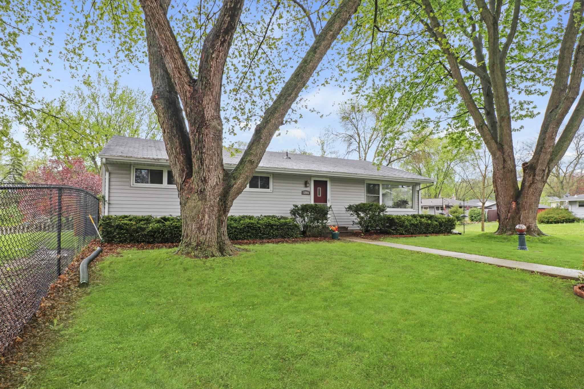1201 Douglas Trail Madison, WI 53716 - Photo 2 of 35