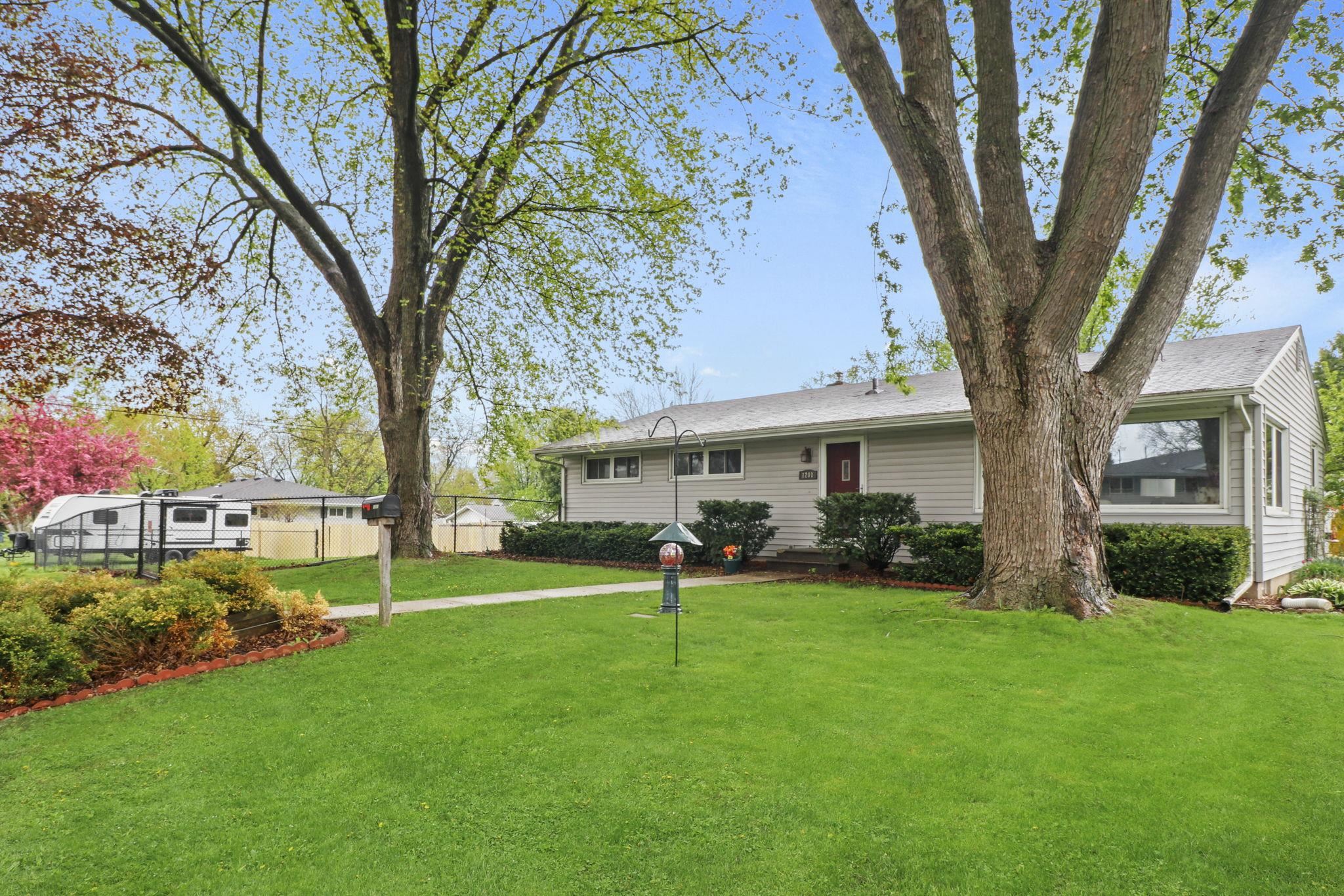 1201 Douglas Trail Madison, WI 53716 - Photo 3 of 35
