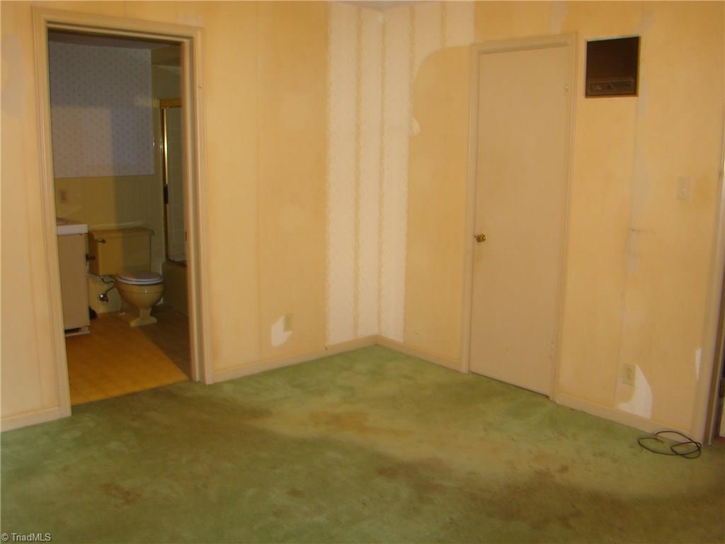 2904-2906 West English Road High Point, NC 27262 - Photo 11 of 17 Master with bath