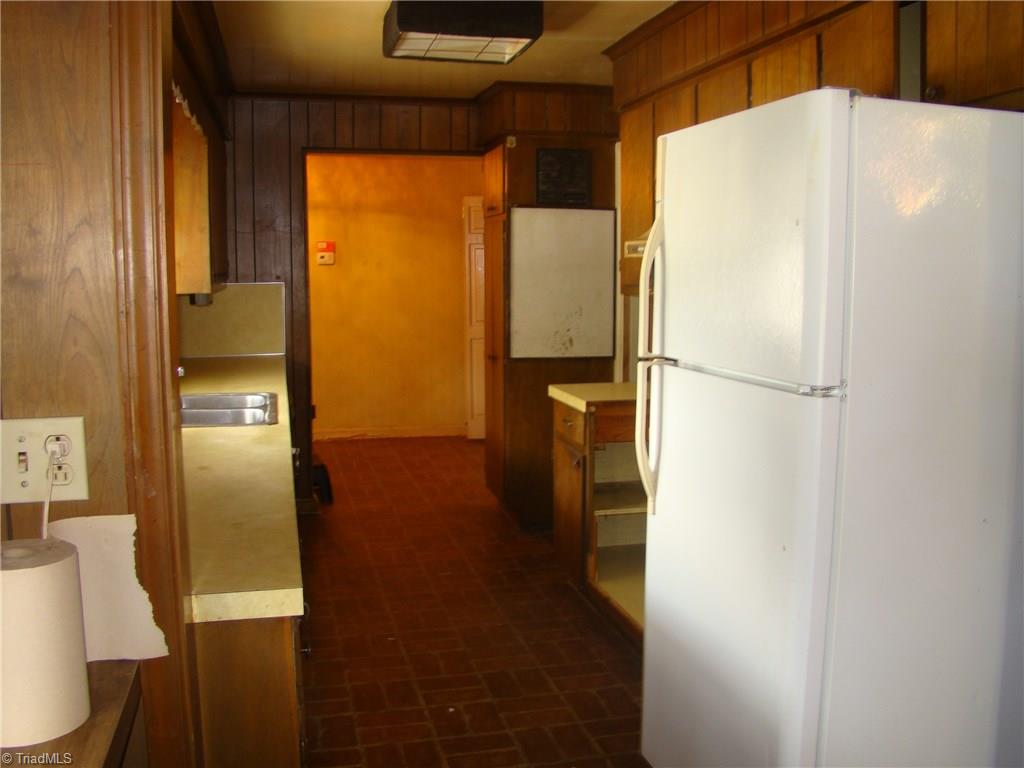 2904-2906 West English Road High Point, NC 27262 - Photo 5 of 17 Gallery Image 5