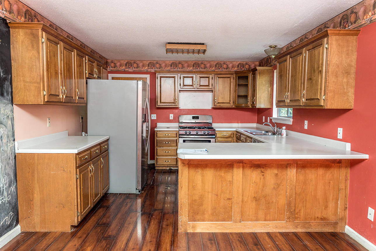 5846 Ragnar Drive Hixson, TN 37343 - Photo 4 of 13 Kitchen-