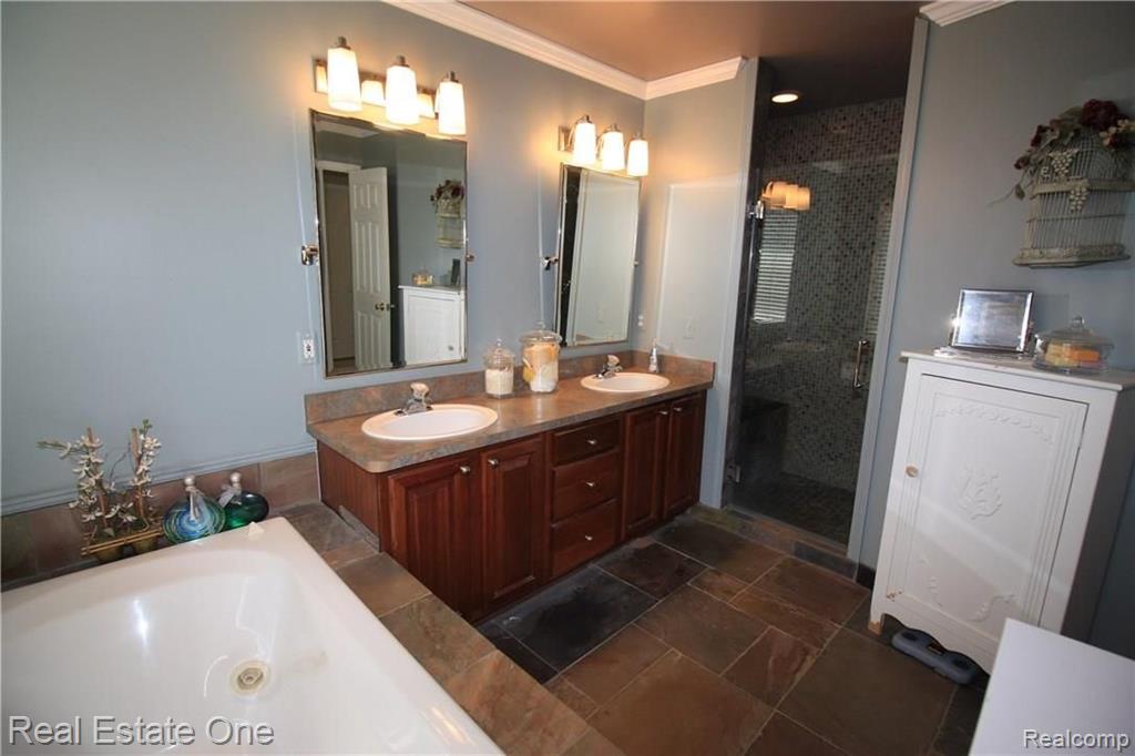 3372 Paddington Court Rochester Hills, MI 48309 - Photo 13 of 32