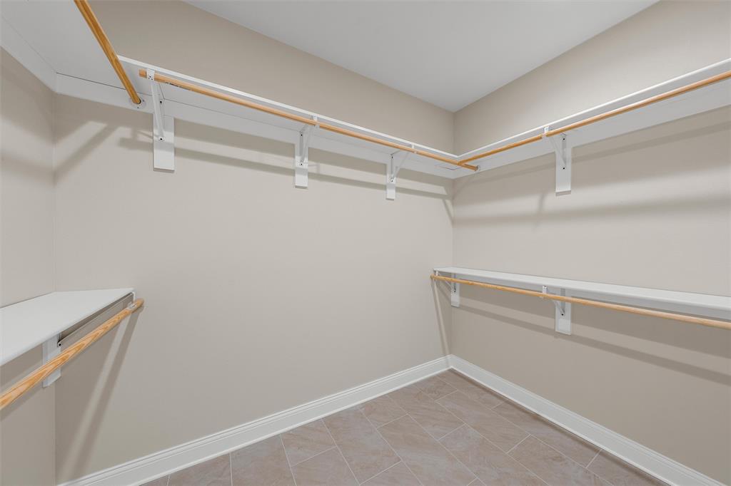 5200 Bogey Lane Waco, TX 76708 - Photo 27 of 37 a view of an empty walk in closet
