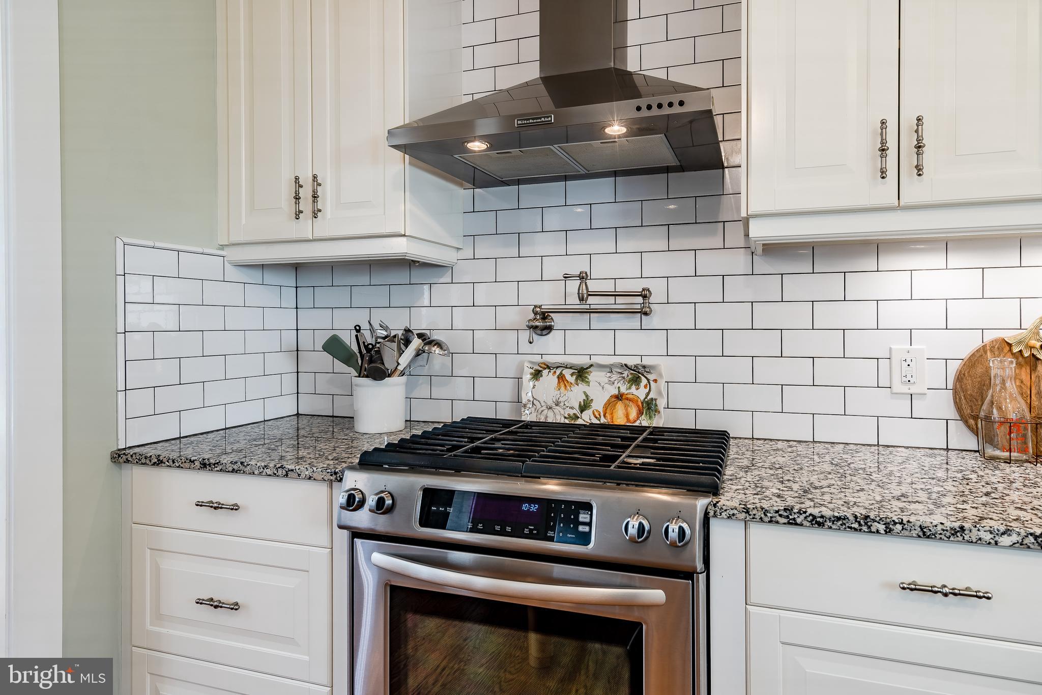 216 Bella Vista Road Devon, PA 19333 - Photo 19 of 54 Kitchen