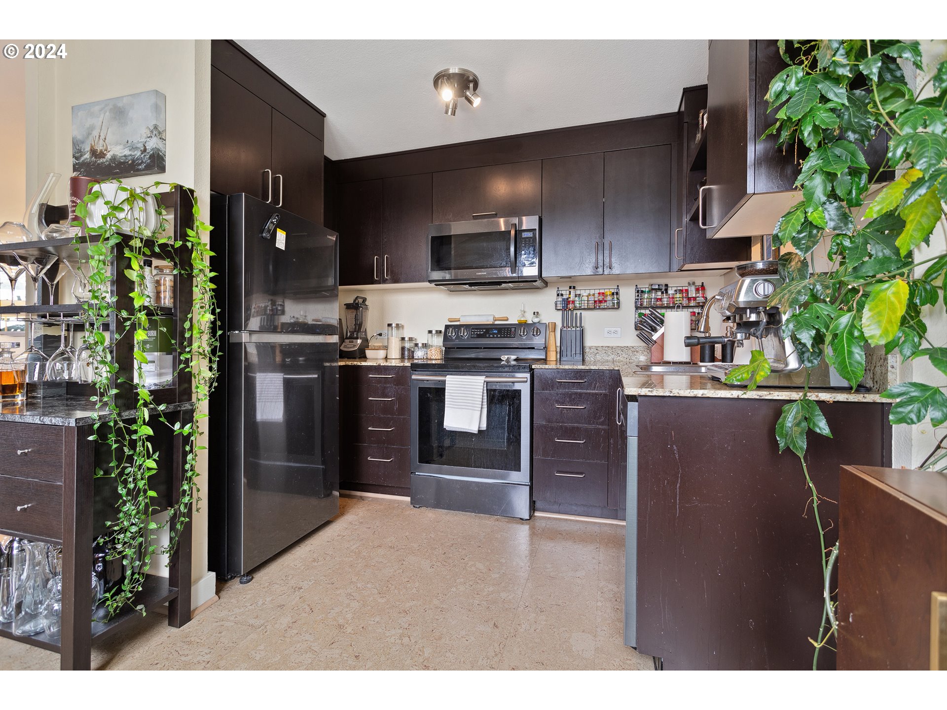 255 Southwest Harrison Street, Unit 16B Portland, OR 97201 - Photo 8 of 31 Gallery Image 8