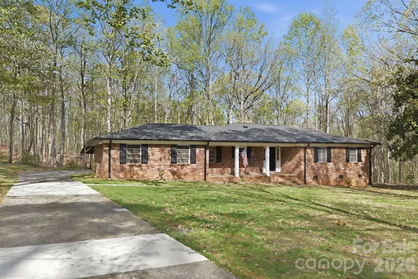 front view of house with a yard