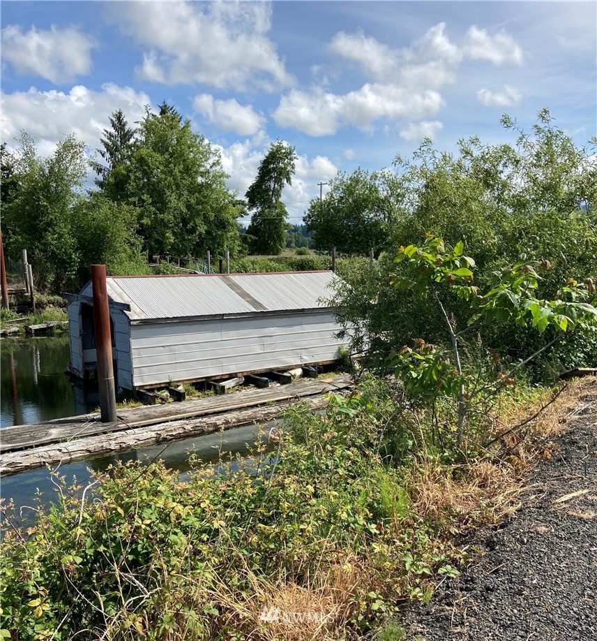 172 South Welcome Slough Road Cathlamet, WA 98612 - Photo 1 of 16 Gallery Image 1