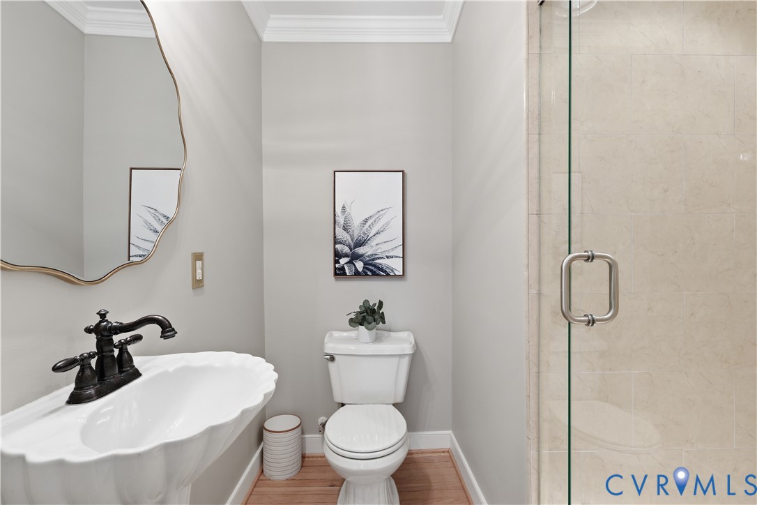 103 Berkshire Road Richmond, VA 23221 - Photo 20 of 48 1st Floor Full Bathroom