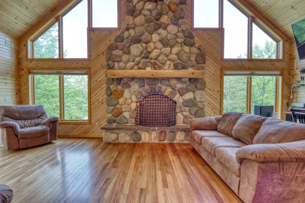 $949,000 | 1881 County Road A, Spooner, WI 54801