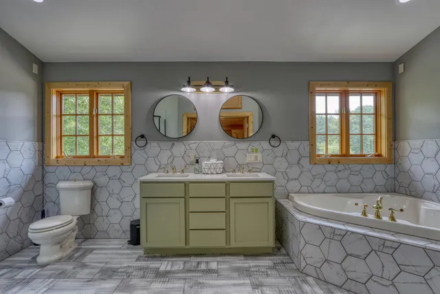 $949,000 | 1881 County Road A, Spooner, WI 54801