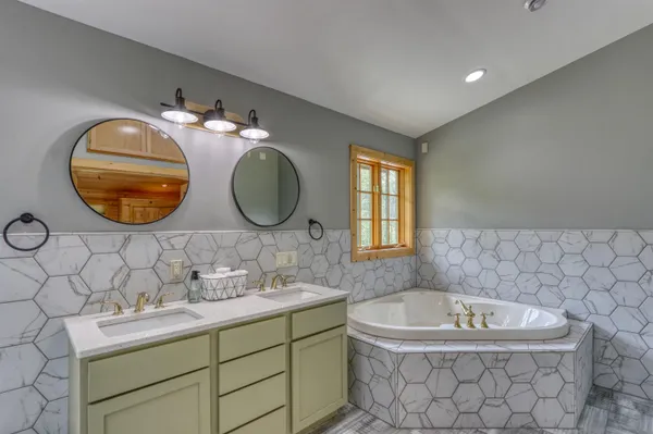 $949,000 | 1881 County Road A, Spooner, WI 54801