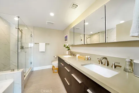 $779,000 | 2939 Leeward Avenue, Unit 516, Los Angeles, CA 90005