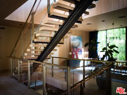 $21,900,000 | 1480 Capri Drive, Pacific Palisades, CA 90272