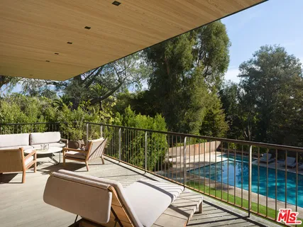 $21,900,000 | 1480 Capri Drive, Pacific Palisades, CA 90272