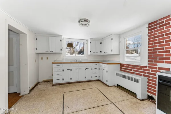 $234,000 | 115 North Washington Street, Athens, NY 12015