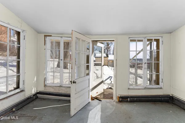 $234,000 | 115 North Washington Street, Athens, NY 12015