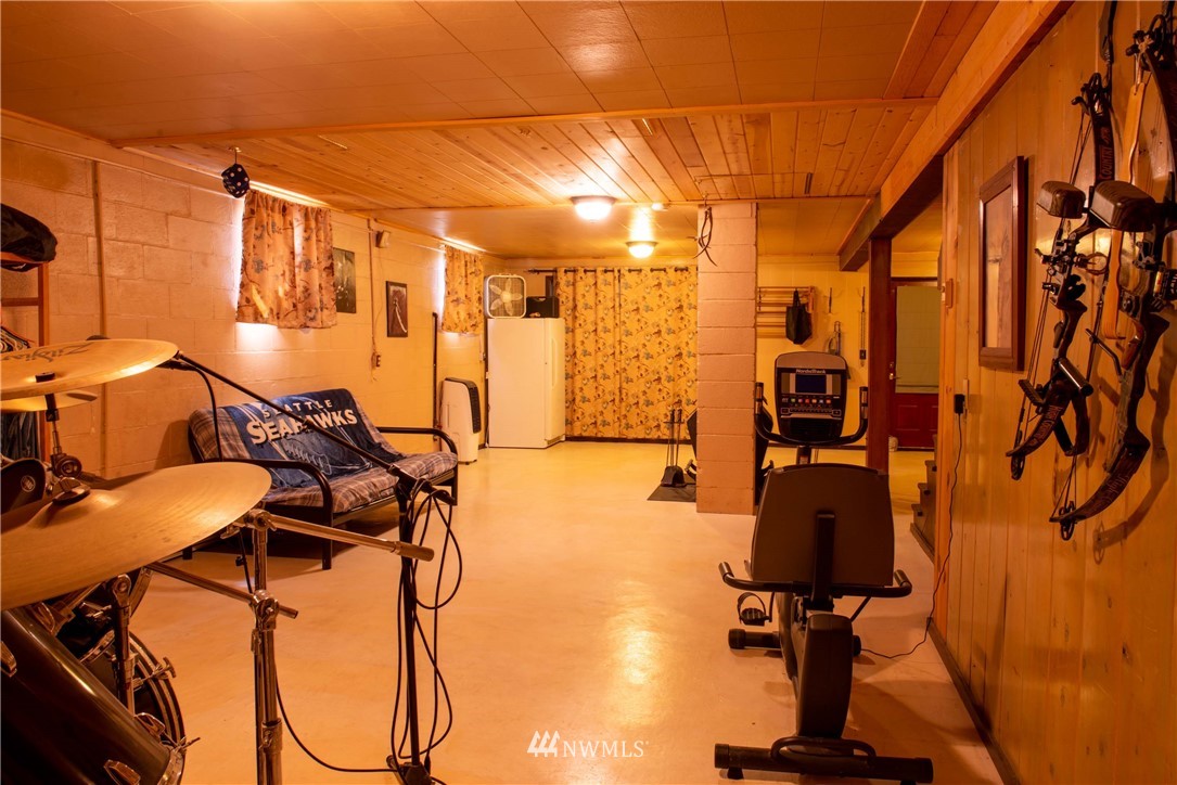 78 Mundy Road Twisp, WA 98856 - Photo 21 of 40 a view of a room with gym equipment