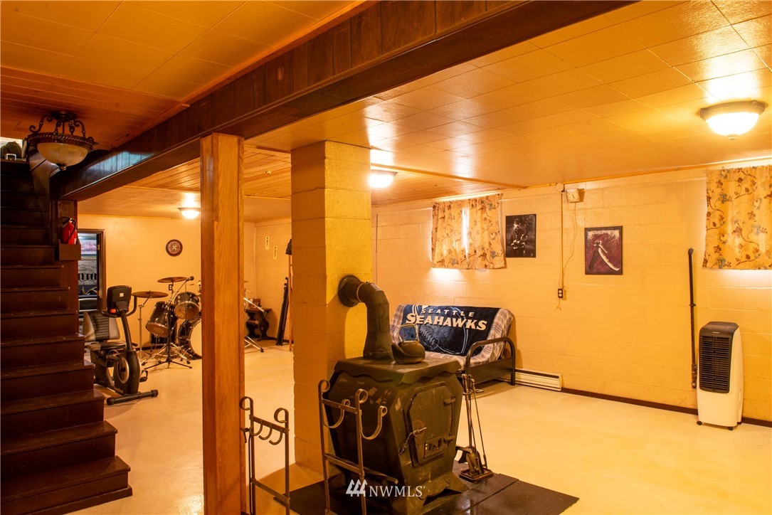 78 Mundy Road Twisp, WA 98856 - Photo 22 of 40 a view of a room with gym equipment