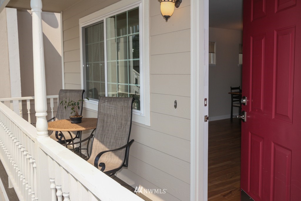 3968 Broadmoor Loop Bremerton, WA 98310 - Photo 3 of 22