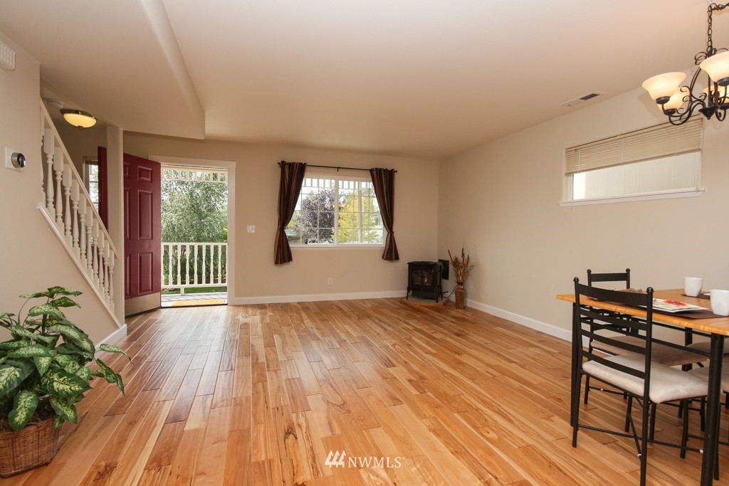 3968 Broadmoor Loop Bremerton, WA 98310 - Photo 4 of 22