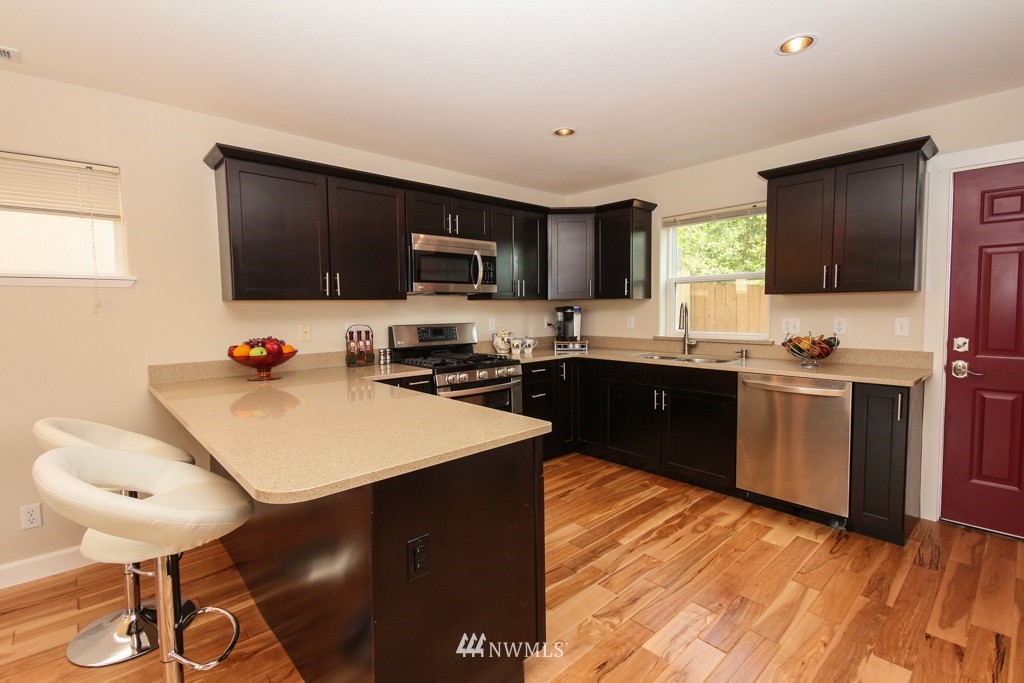 3968 Broadmoor Loop Bremerton, WA 98310 - Photo 7 of 22