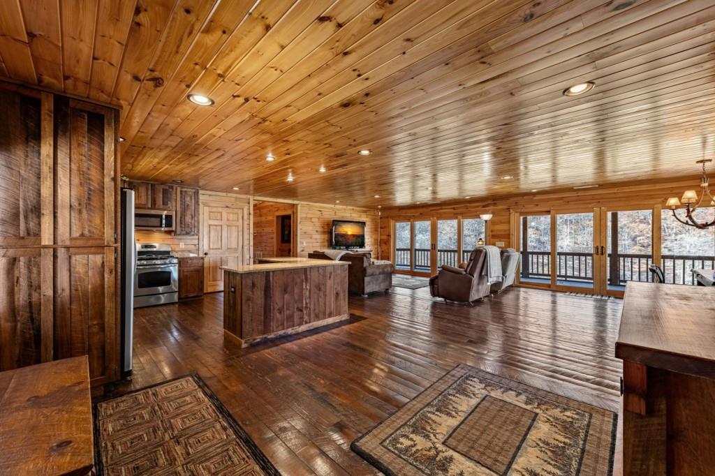 908 Cashes Valley Road Cherry Log, GA 30522 - Photo 16 of 90 a lobby with furniture