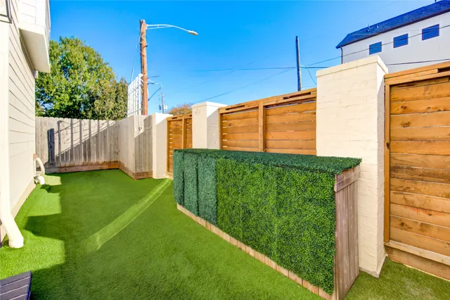 $4,000 | 820 Wakefield Drive, Unit A, Houston, TX 77018