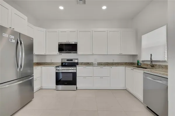 $1,700 | 18405 North 30th Street, Lutz, FL 33559