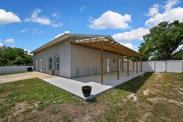 $1,700 | 18405 North 30th Street, Lutz, FL 33559
