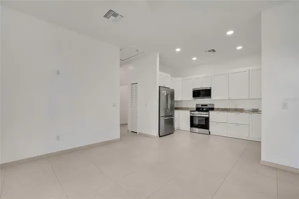 $1,700 | 18405 North 30th Street, Lutz, FL 33559