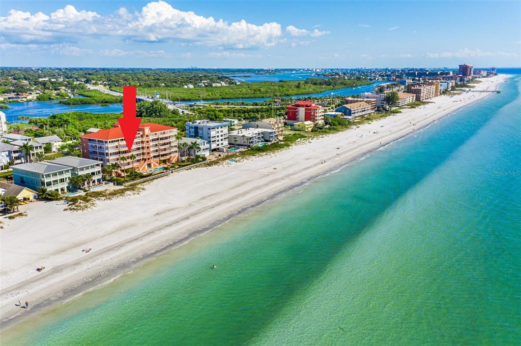 .. AERIAL LOOKING SOUTH.... CENTRAL LOCATION  22 MILES TO TAMPA AIRPORT.. 15 MINUTES TO DOWNTOWN ST PETE .. 10 MINUTES TO CLEARWATER BEACH.. SALT ROCK GRILL IS A 5 MIN WALK.