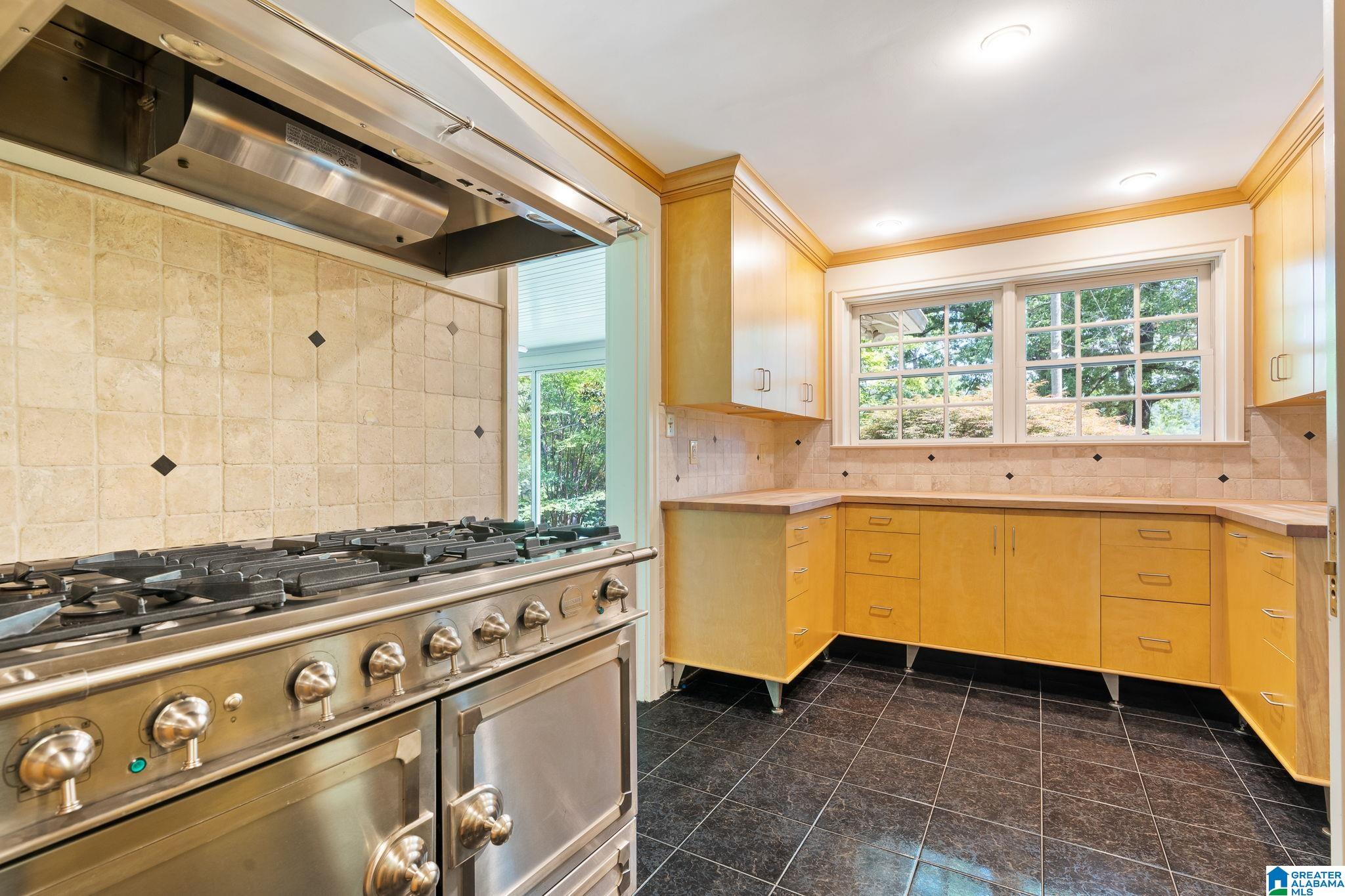 77 Fair Harbor Road Birmingham, AL 35209 - Photo 16 of 58 Gallery Image 16