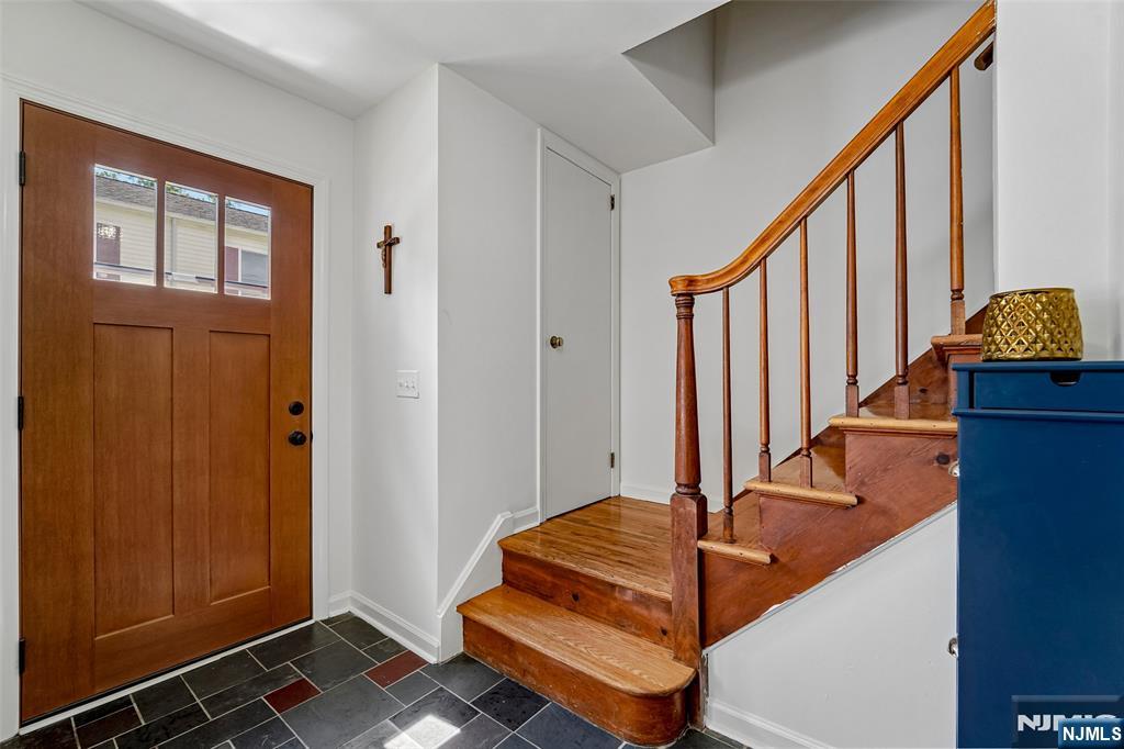 204 Union Street Ridgewood, NJ 07450 - Photo 3 of 42 Gallery Image 3