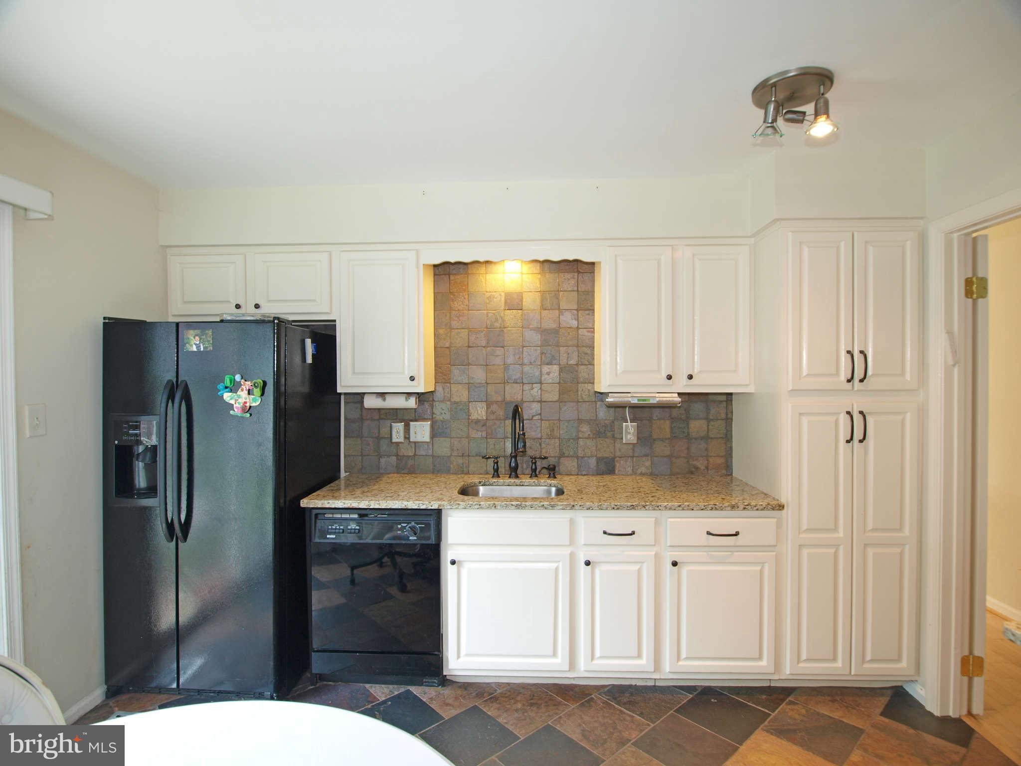 516 Cosgrave Way Silver Spring, MD 20902 - Photo 9 of 27 Kitchen