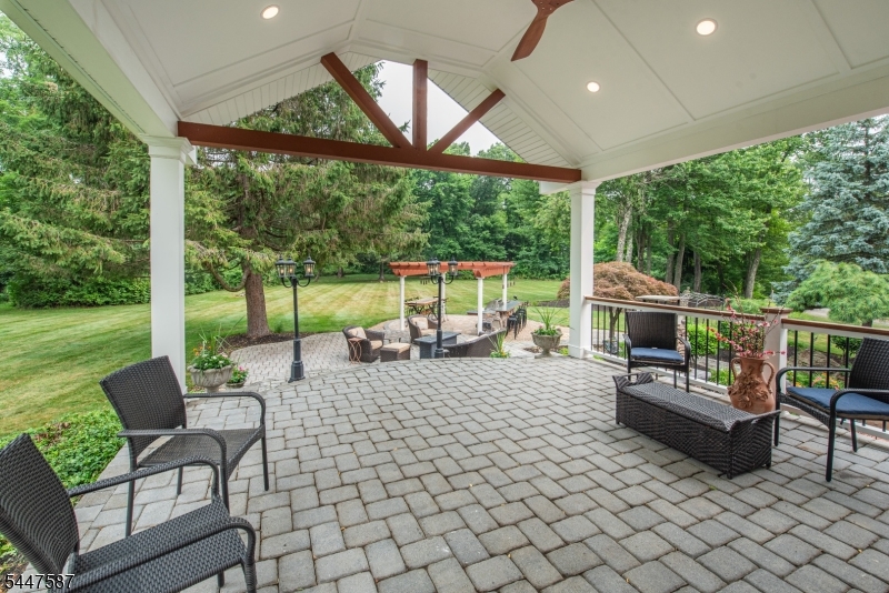 1 Evergreen Road Chester, NJ 07930 - Photo 3 of 43