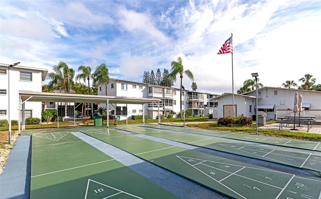 5912 Palm Lane, Unit C36 Bradenton, FL 34207 - Photo 30 of 34 a view of a basketball court