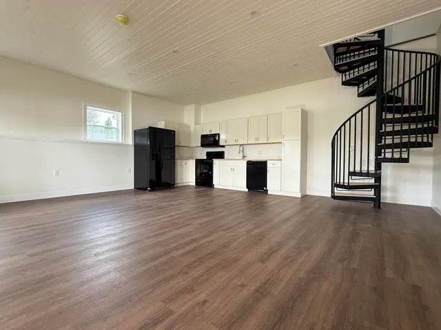 $525,000 | 148 Washington Street, Unit A, Limerick, ME 04048