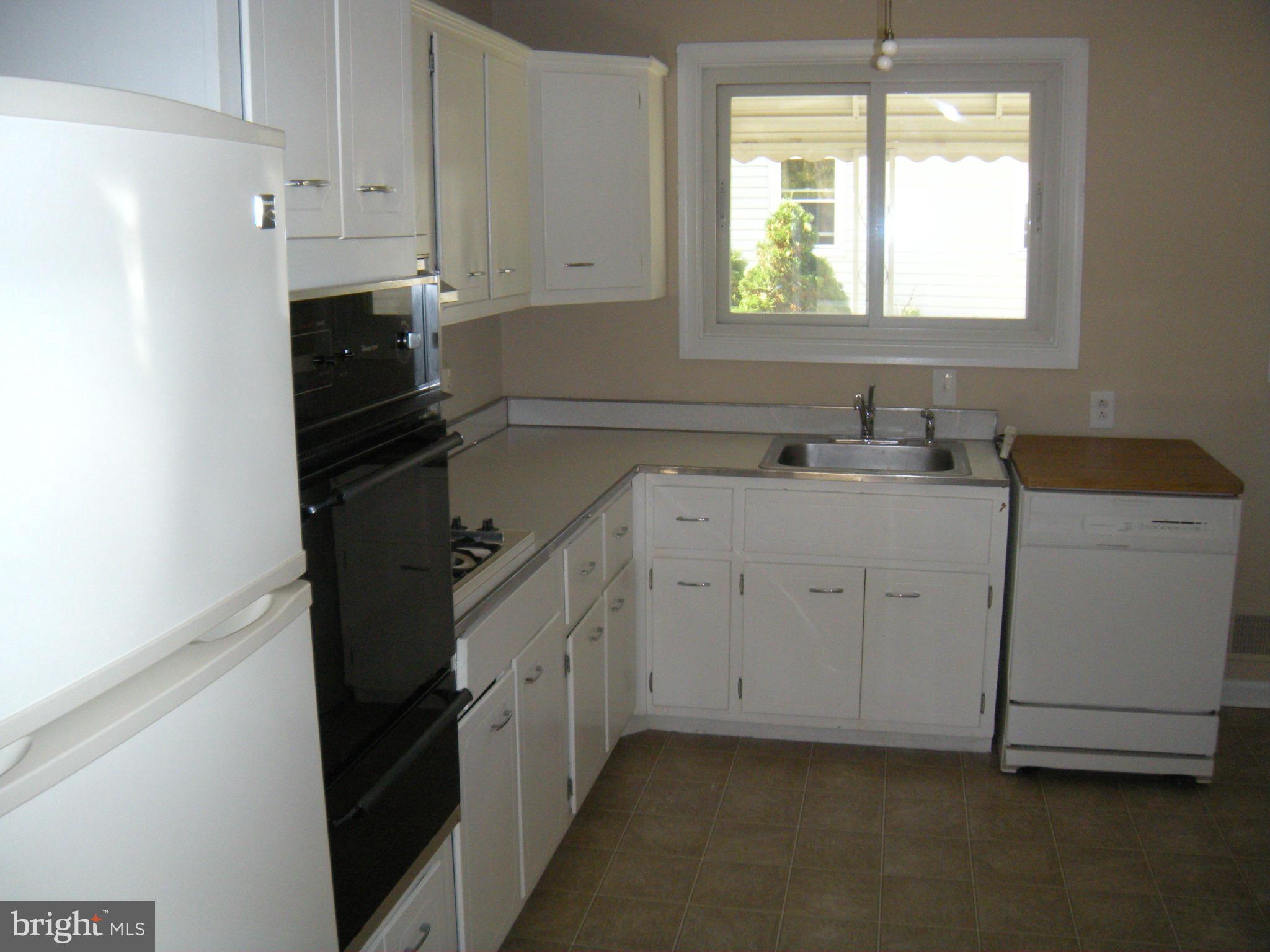223 Highmeadow Road Reisterstown, MD 21136 - Photo 3 of 11 Kitchen