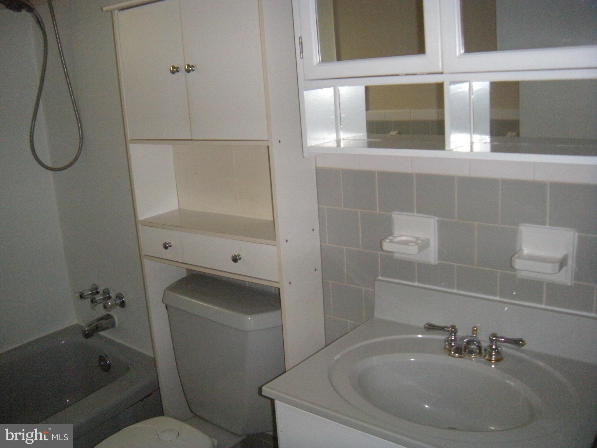 223 Highmeadow Road Reisterstown, MD 21136 - Photo 8 of 11 Bath