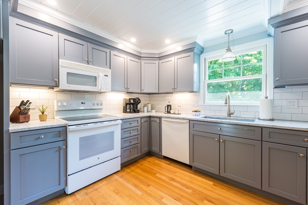 4 Colburn Street Natick, MA 01760 - Photo 6 of 37