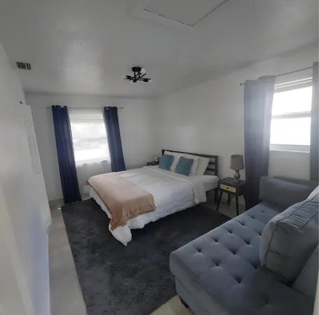 $3,300 | 1670 Northeast 1st Avenue, Pompano Beach, FL 33060