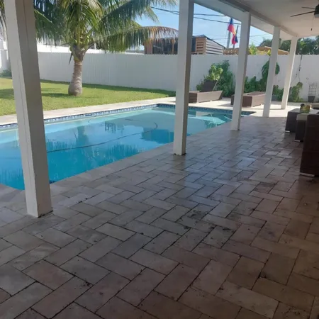 $3,300 | 1670 Northeast 1st Avenue, Pompano Beach, FL 33060