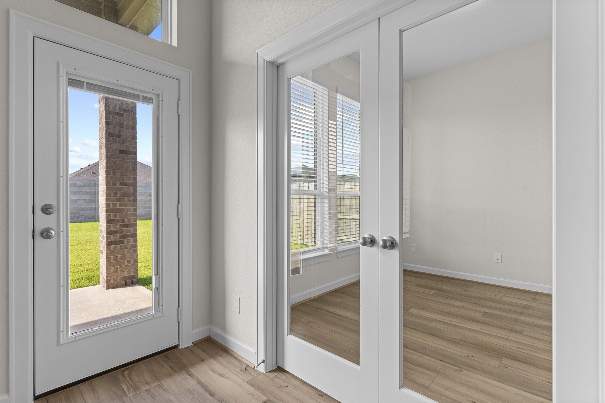 603 Debbie Court Rosharon, TX 77583 - Photo 9 of 26 a view of an front door