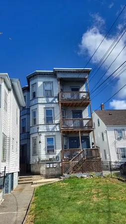 $2,400 | 167 Cross Street, Unit 2, Lowell, MA 01854