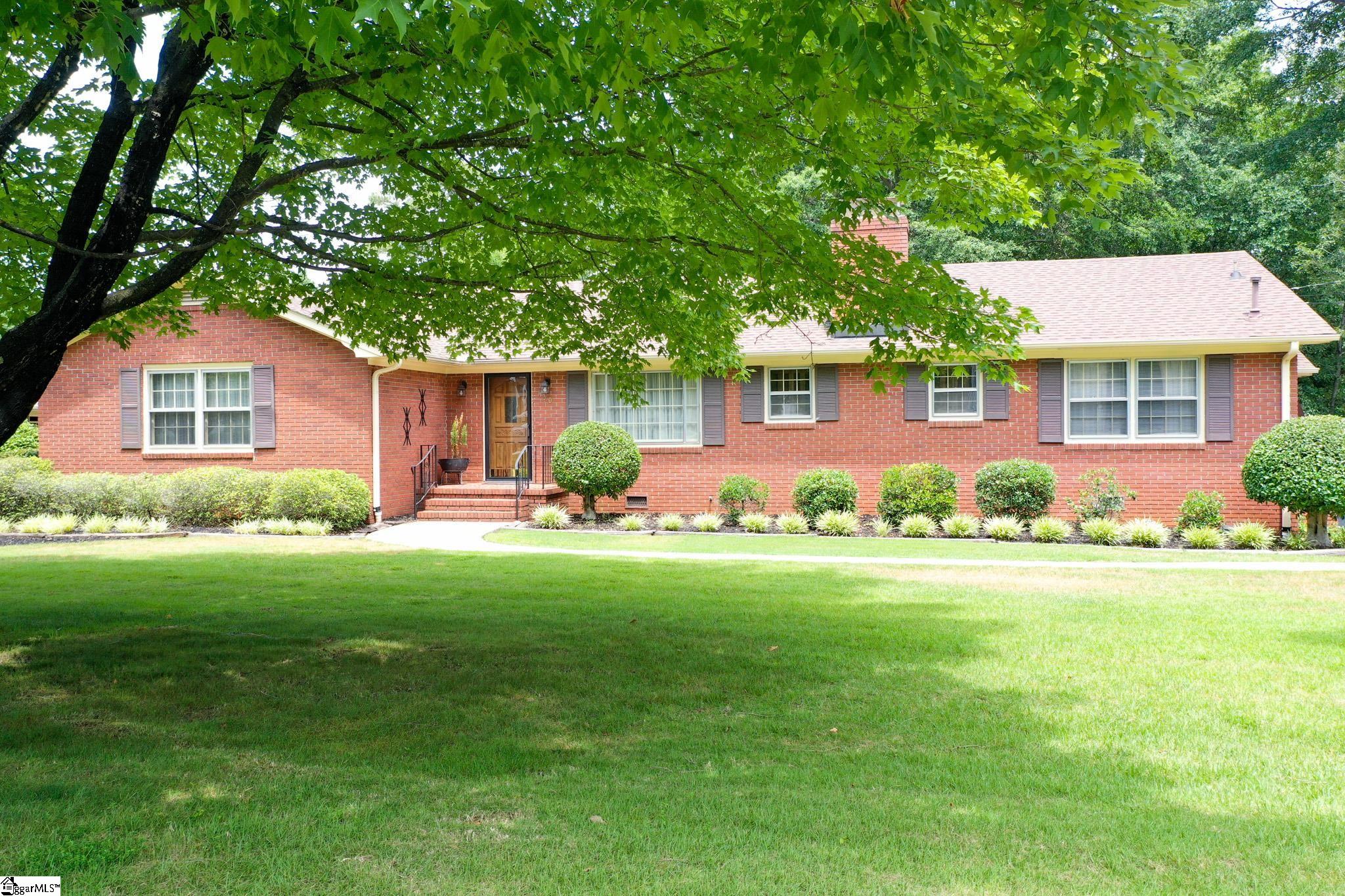130 Buckingham Road Greenville, SC 29607 - Photo 1 of 32