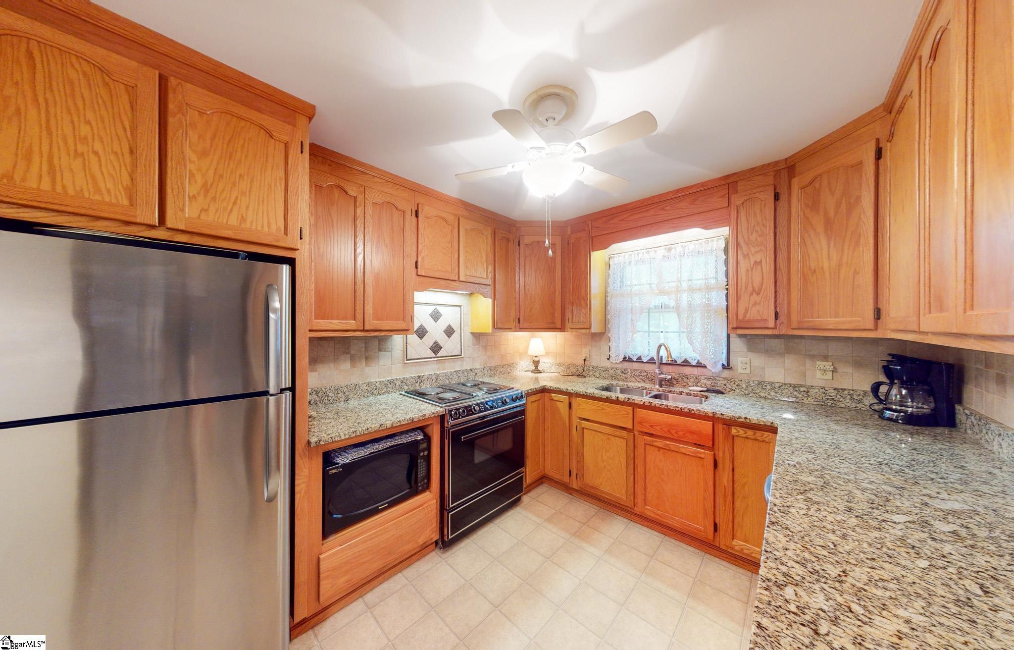 130 Buckingham Road Greenville, SC 29607 - Photo 14 of 32