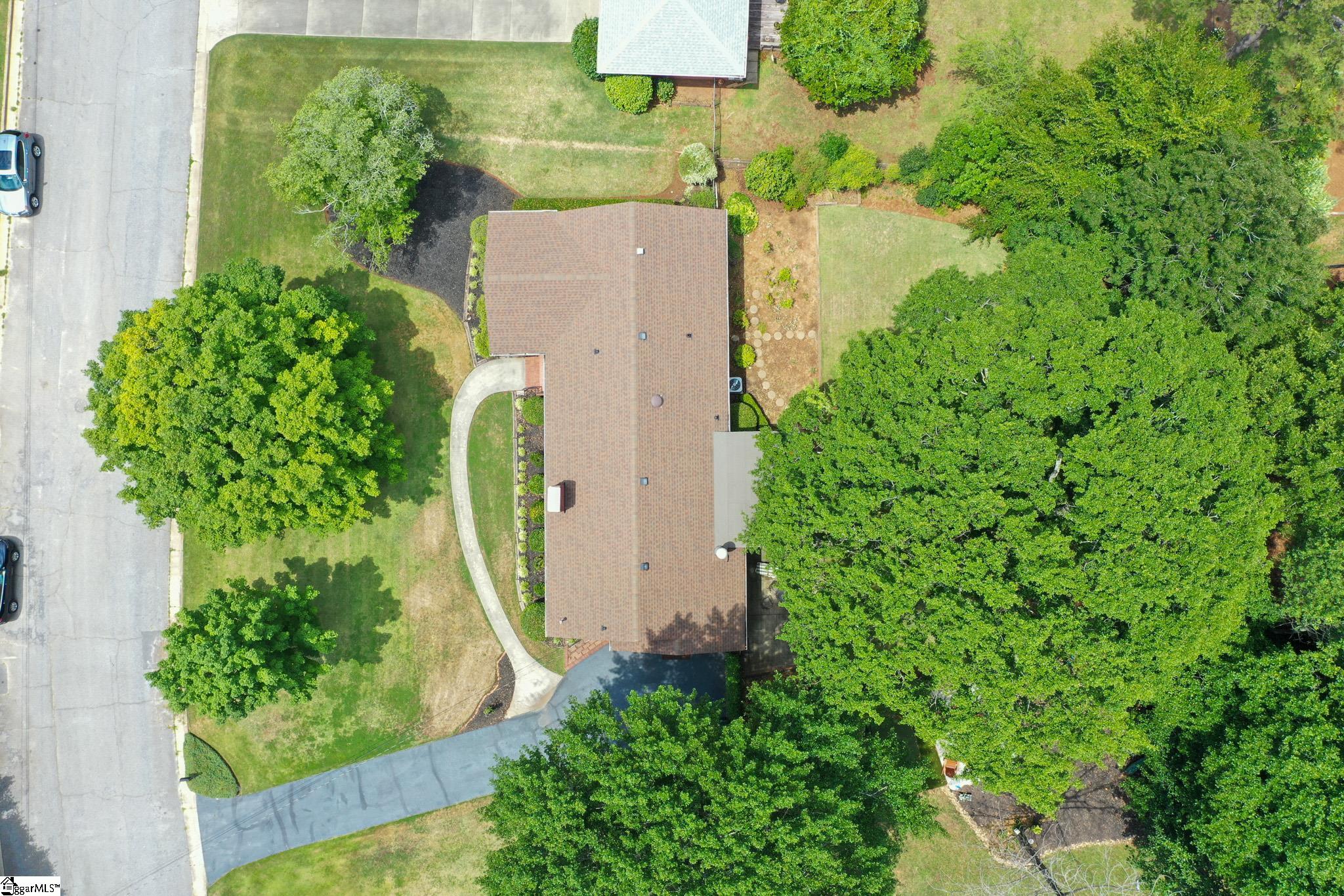 130 Buckingham Road Greenville, SC 29607 - Photo 3 of 32