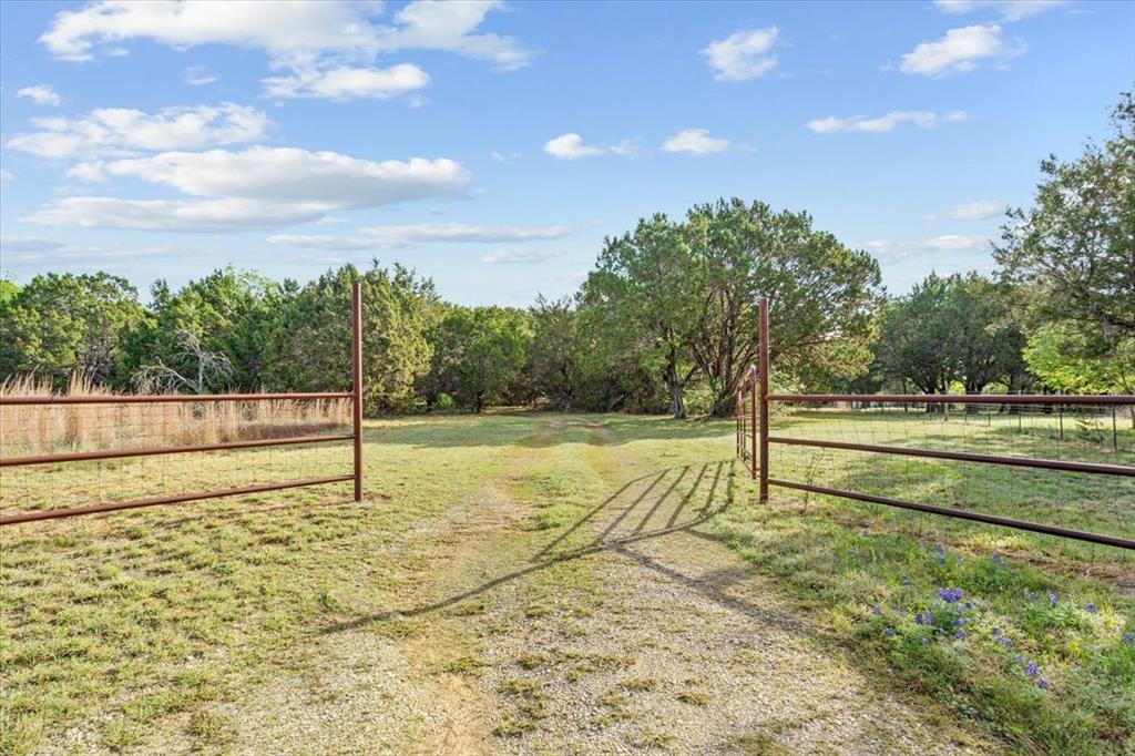 2504 Prause Road China Spring, TX 76633 - Photo 4 of 38