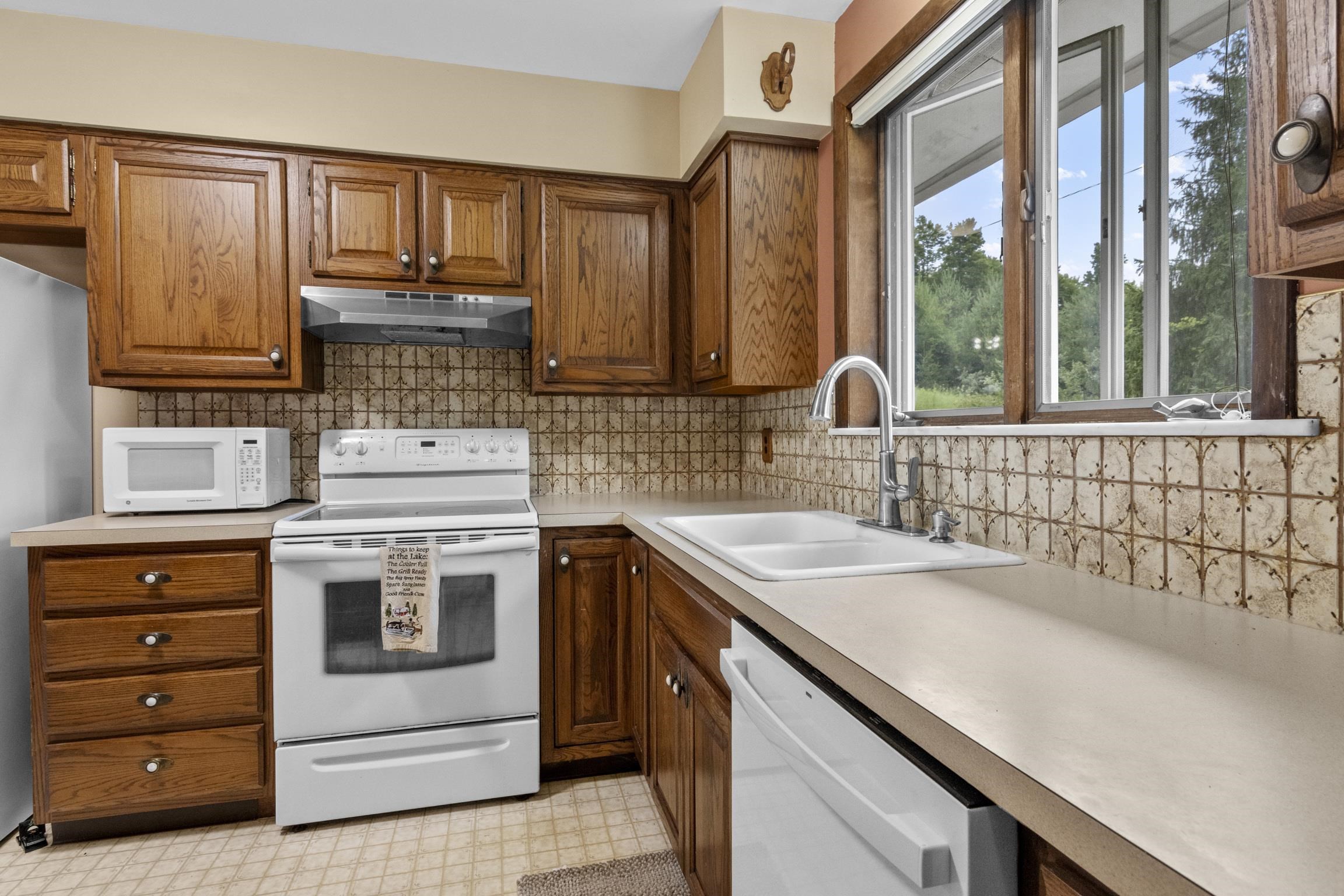 11531 South Tower Road Maple City, MI 49664 - Photo 22 of 54